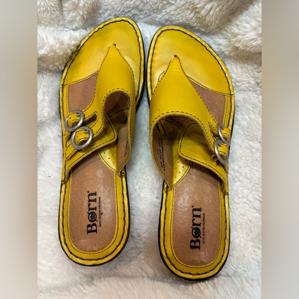 Born Women's Kellen Leather Yellow Buckle Sandals Sz 8 Excellent Condition - Picture 2 of 10